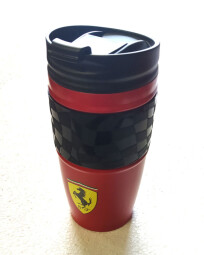 Oficiální hrnek Ferrari